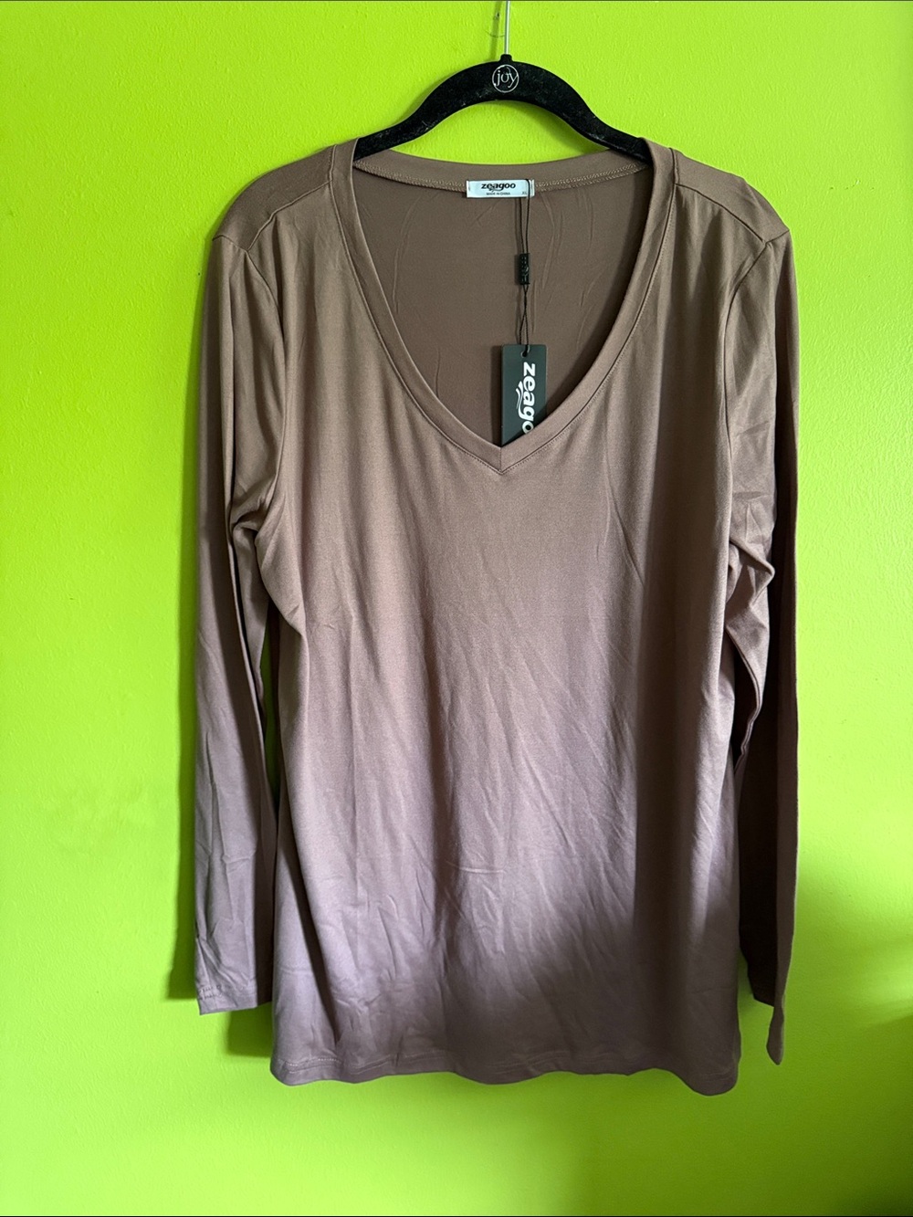 NWT Zeagoo Brown Long Sleeve V Neck Stretch Top Shirt Size XL